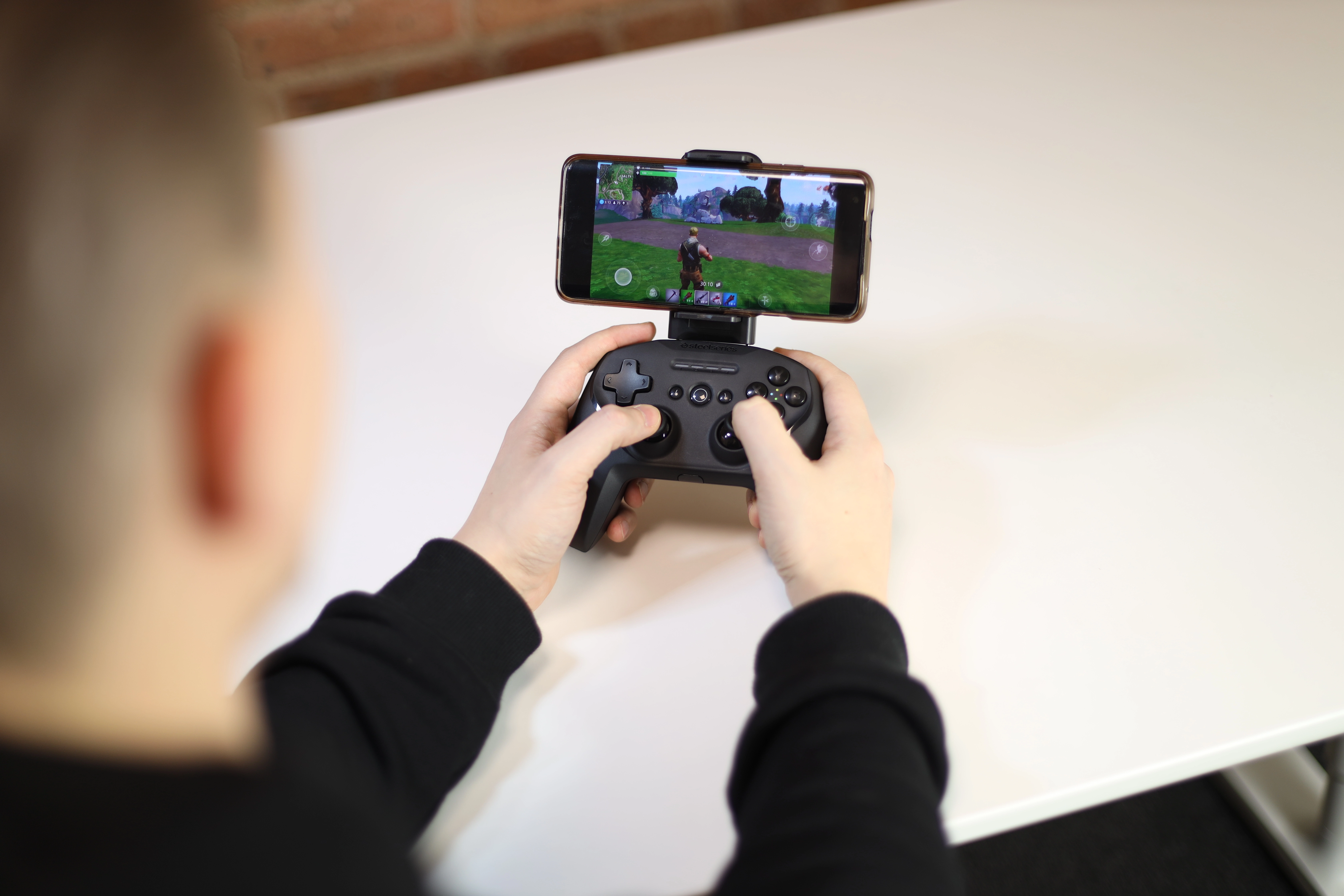 Игра в Fortnite на Stratus+
