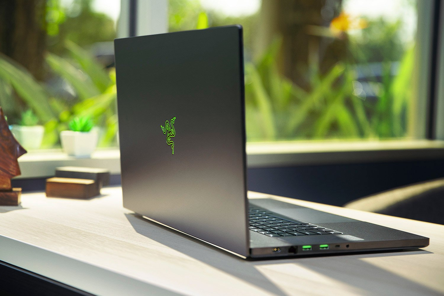 Razer Blade 16 — тонкий корпус без компромиссов в производительности