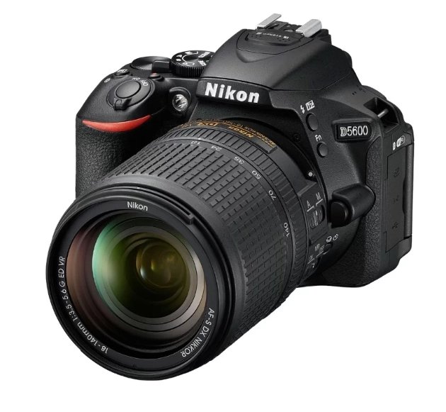 Nikon D5600 Kit (18-140mm Wi-fi) fotoapparati sotib olish